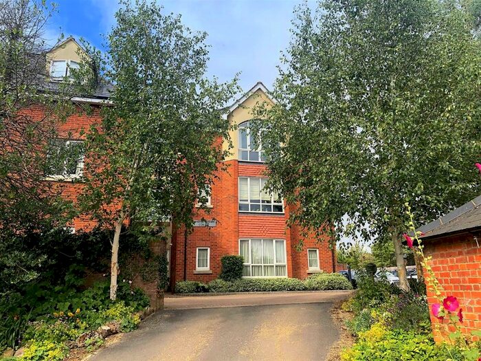 2 Bedroom Flat To Rent In Salisbury Road, Marlborough, SN8