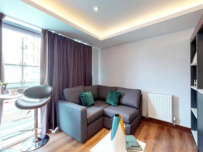 Apartment To Rent In Apt, Oasis Residence #, LS2