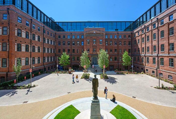 2 Bedroom Apartment For Sale In Stoke Gardens, Slough, SL1