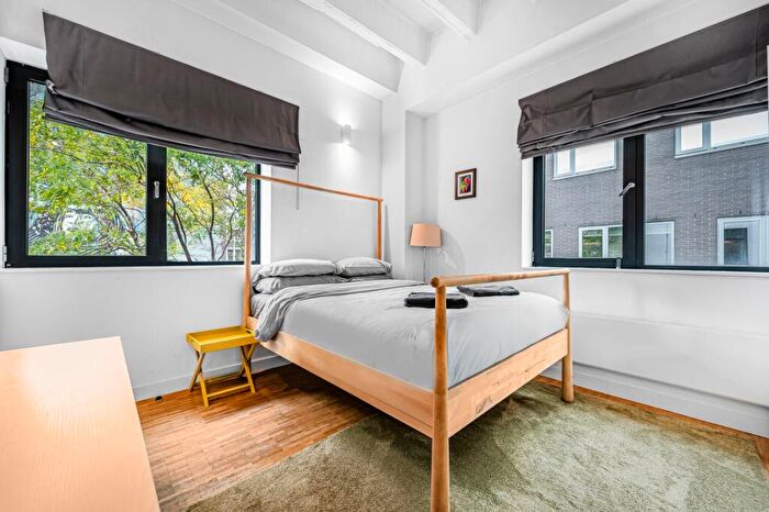 3 Bedroom Flat For Sale In Sweeps Building, Leather Lane, EC1N - Photo 13