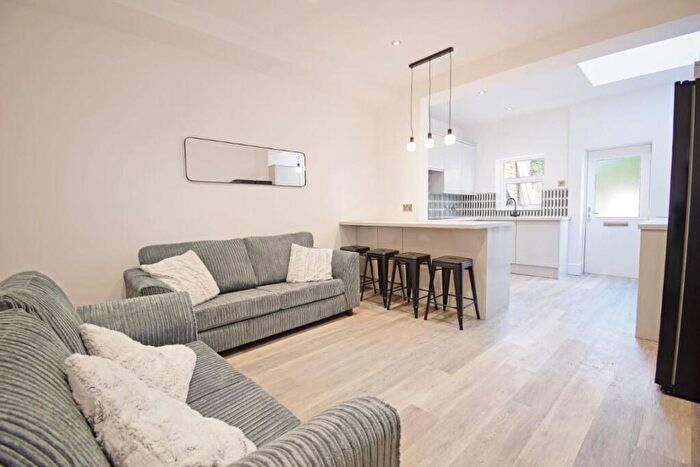 4 Bedroom Terraced House To Rent In Rosa Road, Sheffield, S10