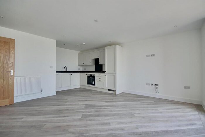 2 Bedroom Flat To Rent In Mumby Road, Gosport, PO12