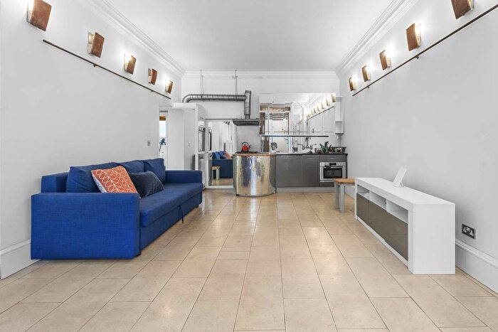 2 Bedroom Flat To Rent In Princedale Road, London, W11