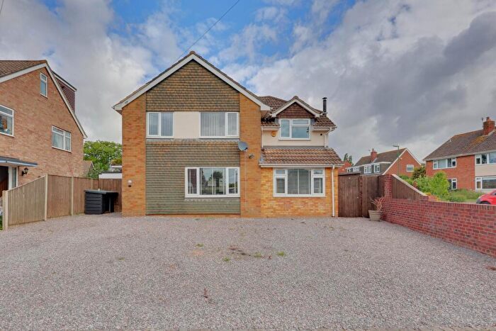 4 Bedroom Detached House For Sale In Glenwood Road, Southbourne, Emsworth, PO10
