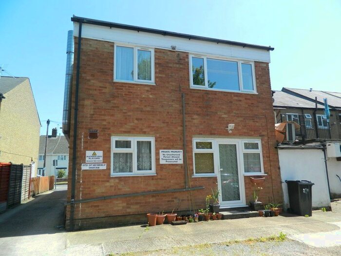 1 Bedroom Flat To Rent In Cippenham Lane, Cippenham, Berkshire, SL1