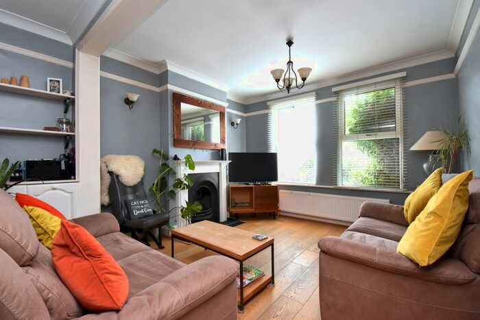 3 Bedroom Semi-Detached House To Rent In Bromley Crescent, Bromley, BR2