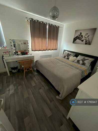 2 Bedroom Semi-Detached House To Rent In Grapevine Avenue, Manchester, M18