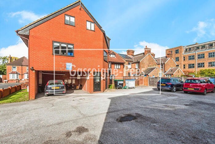 2 Bedroom Apartment To Rent In Bayliss Court, Guildford, GU1