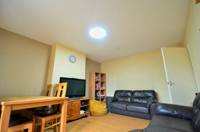 7 Bedroom Semi-Detached House To Rent In Gibbins Road Student Property - Selly Oak, Birmingham, B29