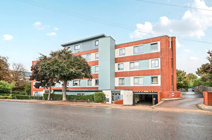 2 Bedroom Apartment For Sale In Queensway, Bletchley, Milton Keynes, MK2
