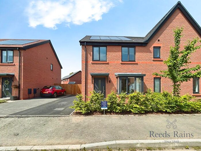 3 Bedroom Semi-Detached House To Rent In Lilac Grove, Lostock Hall, Preston, Lancashire, PR5