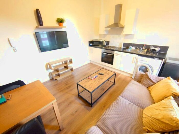 1 Bedroom Flat To Rent In Freehold Street, L7
