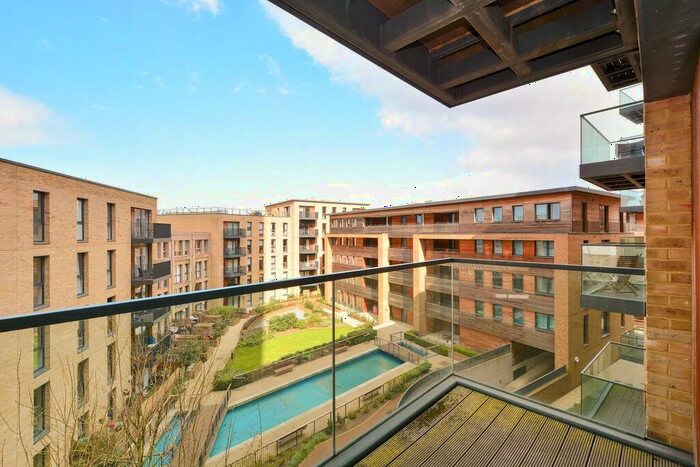 2 Bedroom Apartment To Rent In Maple Quays, Canada Water, SE16