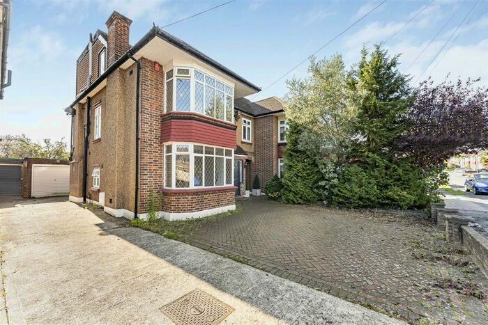 4 Bedroom Semi-Detached House To Rent In Overton Road, London, N14