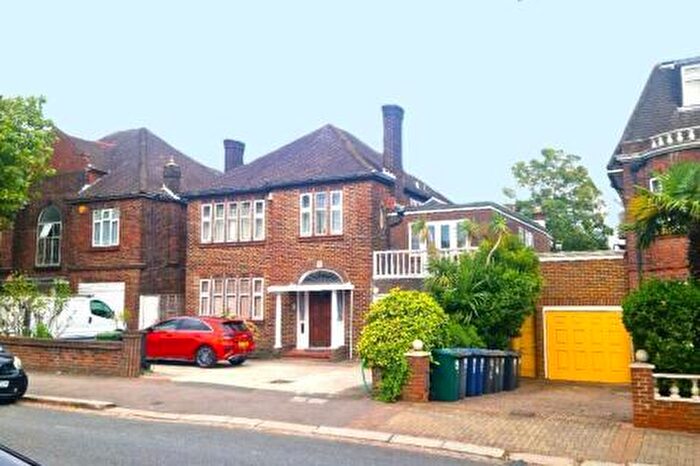 6 Bedroom Detached House For Sale In London, NW4