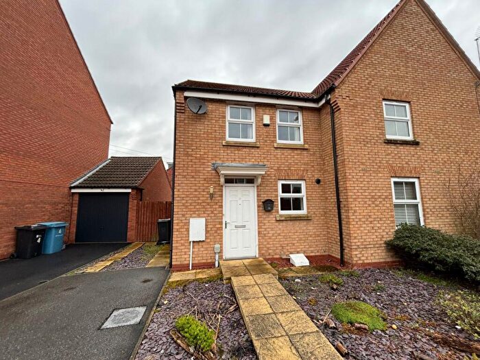 2 Bedroom Semi Detached House To Rent In Elthorne Park, Kingswood, Hull, East Yorkshire, HU7