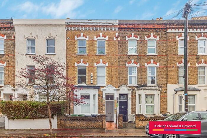 3 Bedroom Flat To Rent In Concanon Road, London, SW2