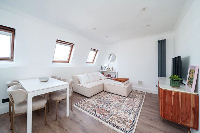 1 Bedroom Flat For Sale In Lower Richmond Road, London, SW15
