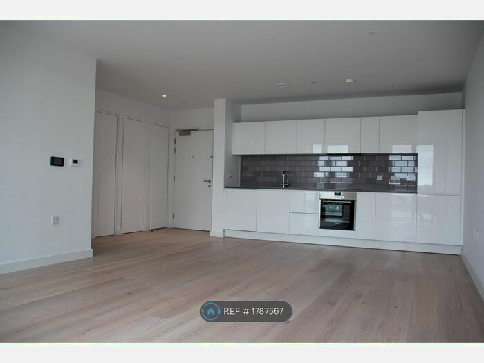 2 Bedroom Flat To Rent In Laker House, London, E16