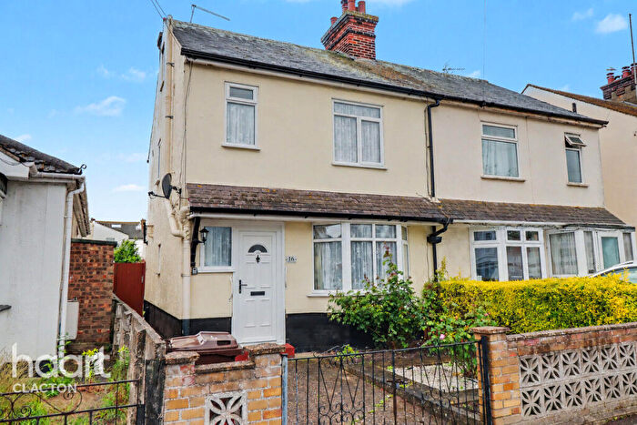 3 Bedroom Semi-Detached House For Sale In Tewkesbury Road, Clacton-On-Sea, CO15