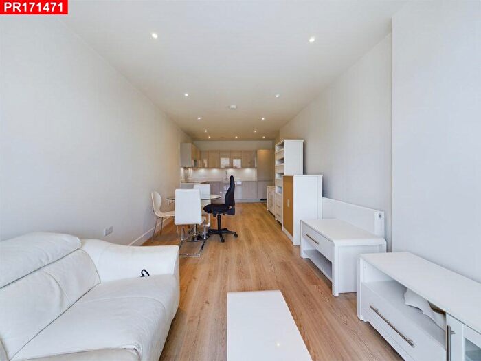 2 Bedroom Flat To Rent In Leamouth – Bedrooms Flat, E14