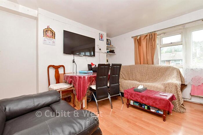 2 Bedroom Apartment For Sale In Shrublands Avenue, Croydon, Surrey, CR0