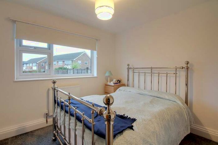 2 Bedroom Flat To Rent In Gorse Road, SL6