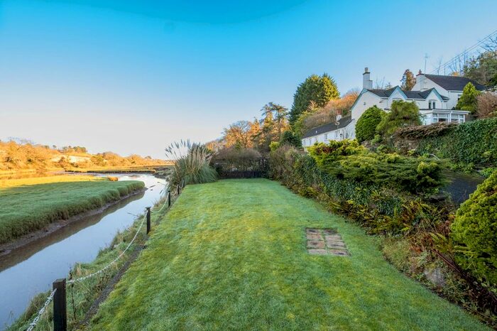 4 Bedroom Semi-Detached House For Sale In Polbathic, Torpoint PL11