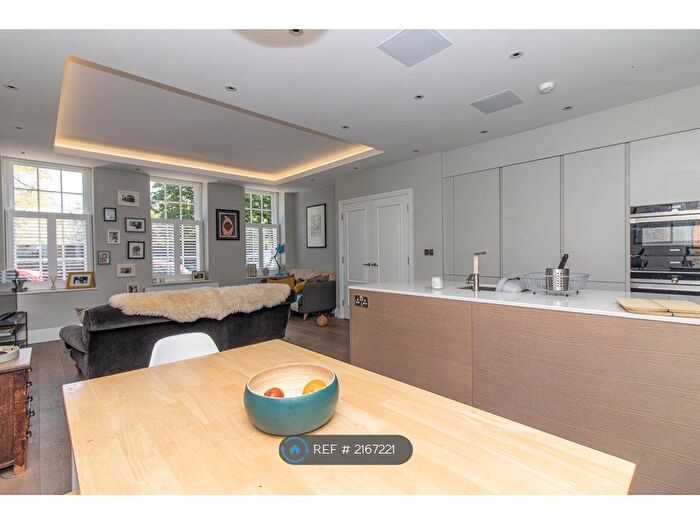 3 Bedroom Maisonette To Rent In High Street, Hampton Hill, TW12