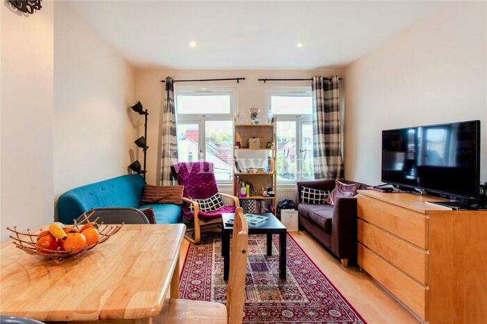 2 Bedroom Apartment To Rent In Finchley Road, London, NW11