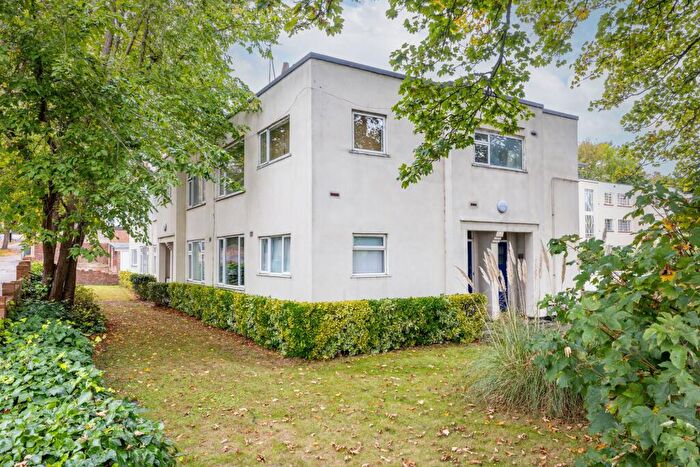 2 Bedroom Flat For Sale In Brighton Road, Purley, CR8