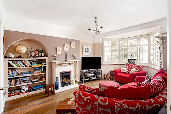 5 Bedroom Semi-Detached House To Rent In Arundel Road Kingston Upon Thames, KT1
