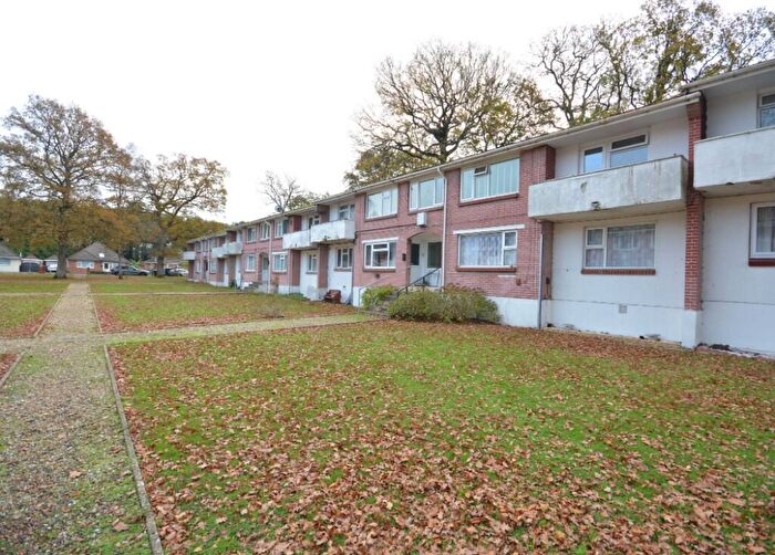 2 Bedroom Flat For Sale In Plantation Road, Poole, Dorset, BH17