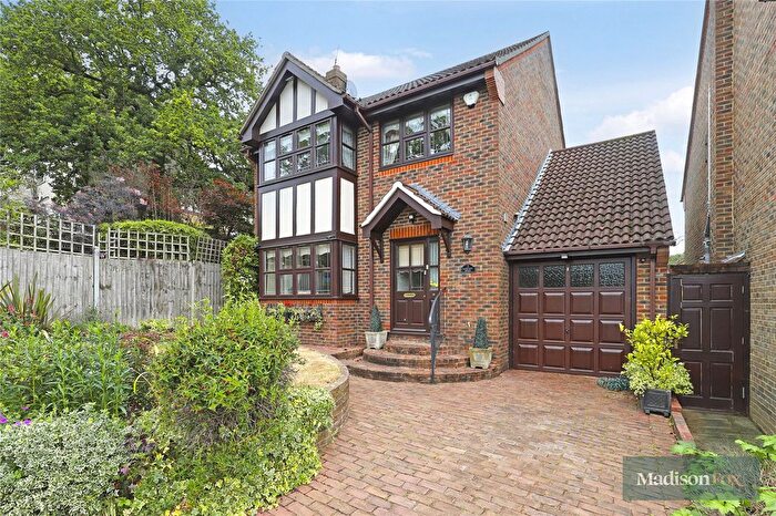 4 Bedroom Detached House For Sale In Fairview Road, Chigwell, IG7