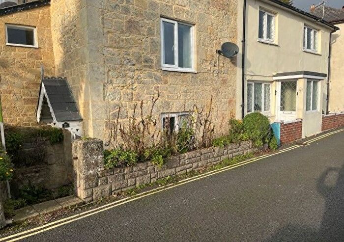 2 Bedroom Flat For Sale In St. Catherine Street, Ventnor, Isle Of Wight, PO38
