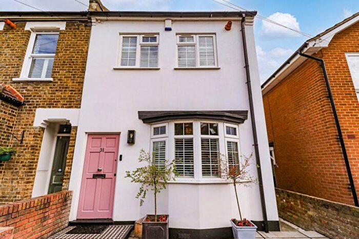 4 Bedroom Semi Detached House For Sale In Morley Hill, Enfield, EN2