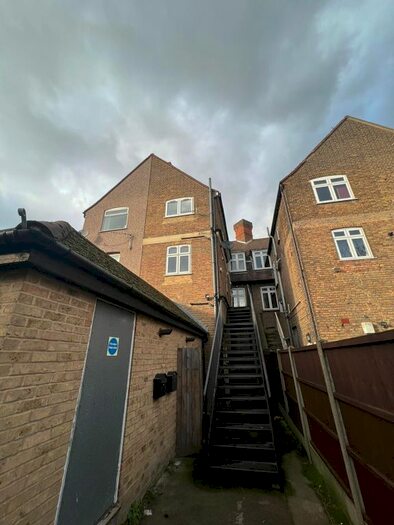 1 Bedroom Flat To Rent In Main Road, Romford RM2