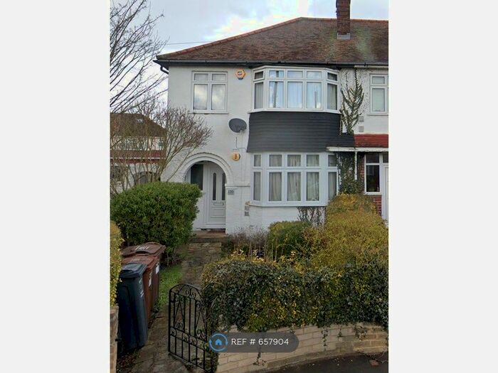 3 Bedroom Semi-Detached House To Rent In Catherine Gardens, Hounslow, TW3