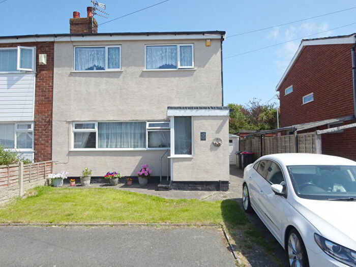 3 Bedroom Semi-Detached House For Sale In Coniston Avenue, Thornton-cleveleys, FY5