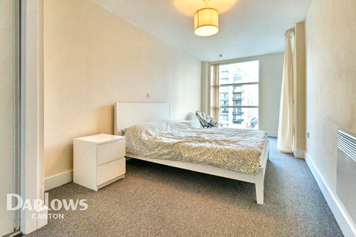 2 Bedroom Apartment For Sale In Ferry Court, Cardiff, CF11