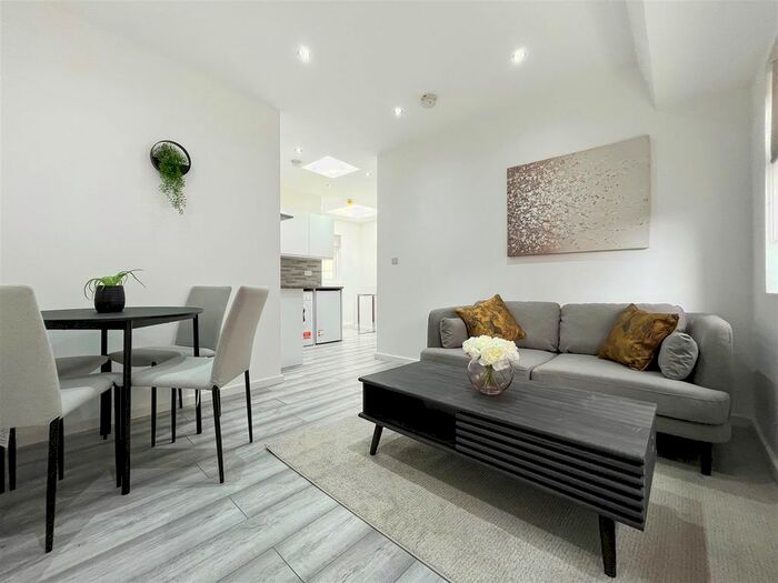 1 Bedroom Flat To Rent In Petty France, St James, SW1H