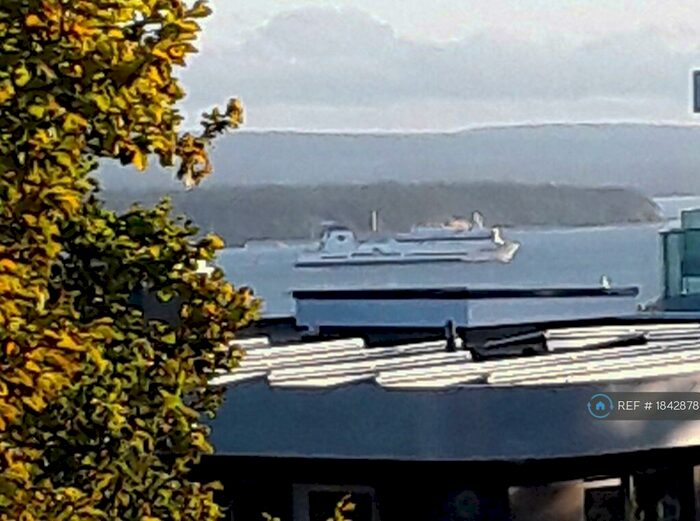 2 Bedroom Flat To Rent In Mount Road, Poole, BH14