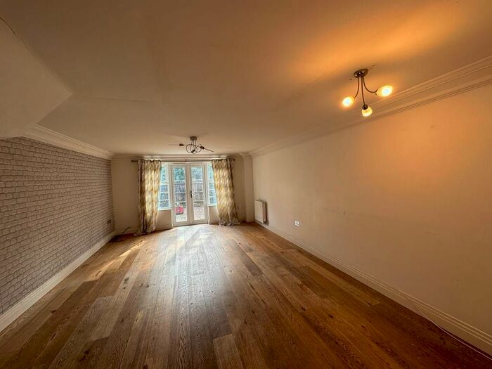 5 Bedroom Terraced House To Rent In Verwood Road, Harrow, Greater London, HA2