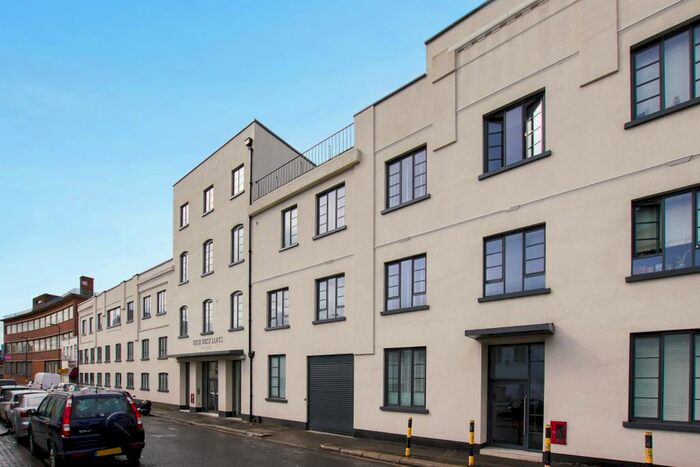 1 Bedroom Flat To Rent In Warple Way, London, W3