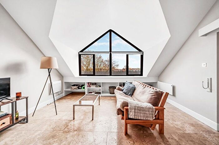 1 Bedroom Flat To Rent In Prince Of Wales Terrace, Turnham Green, W4