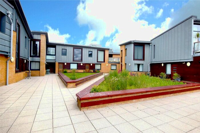 2 Bedroom Flat To Rent In Princesshay, Exeter, Devon, EX1