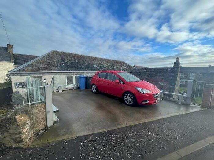 3 Bedroom Flat To Rent In Unfurnished Bedroom - Castle Terrace, Tayport, DD6