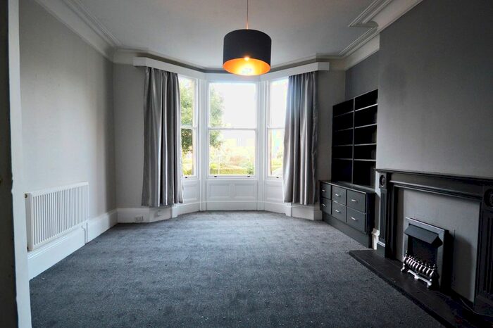1 Bedroom Flat To Rent In Grosvenor Crescent, Scarborough YO11