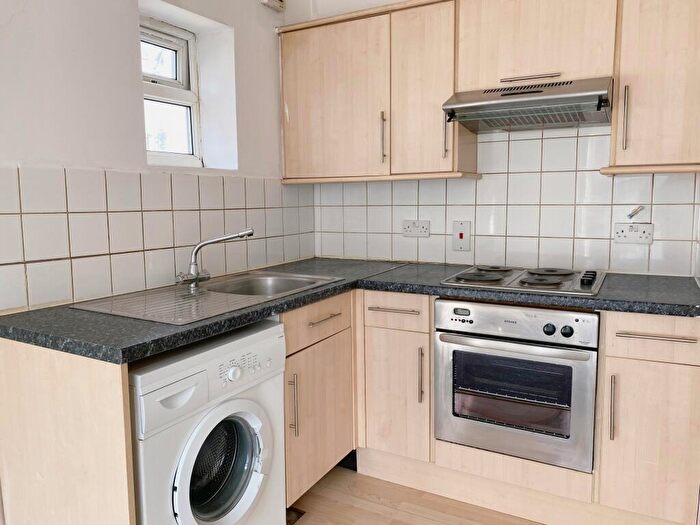 1 Bedroom Apartment To Rent In Alhambra Road, Southsea, PO4
