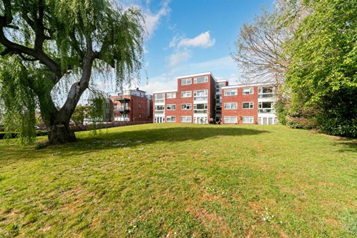 2 Bedroom Apartment For Sale In Foxgrove Road, Beckenham, BR3